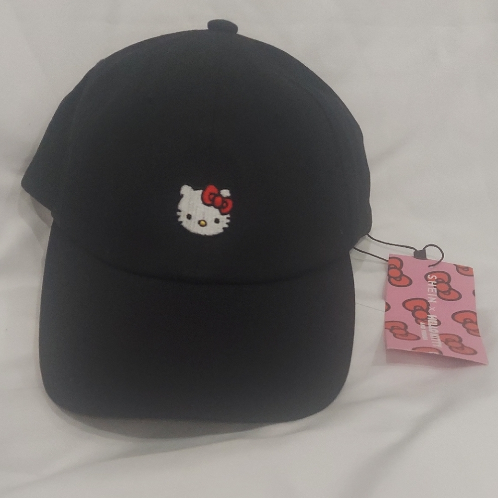 SHEIN Black Cap with Red Bow Detail